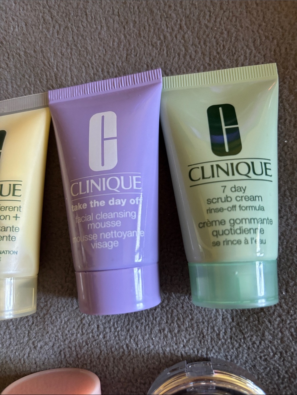 Clinique Skincare & highlighter& mascara - Picture 3 of 6